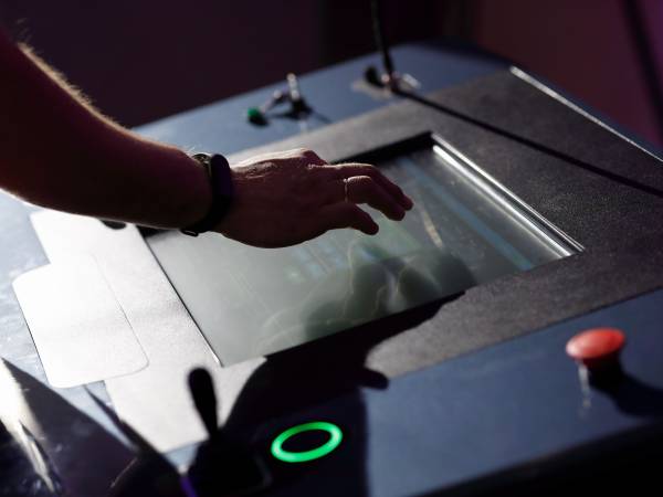 Qu’est-ce qu’un moniteur industriel ? Guide complet | Intronix Systems